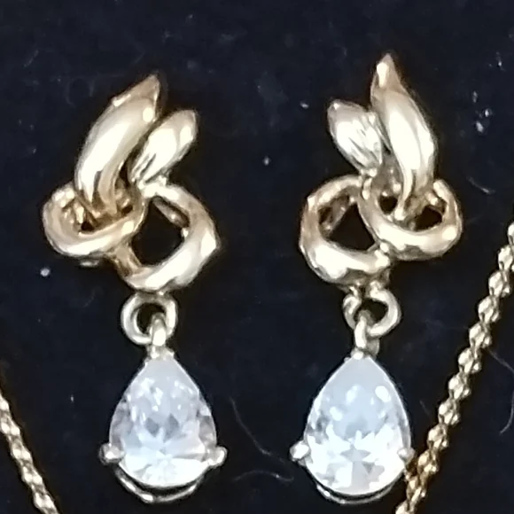 women's necklace and earrings set - Picture 2 of 5